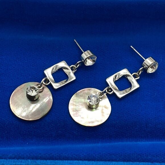 💛 Silver Tone Shell & Rhinestone Dangle Earrings - Picture 1 of 3